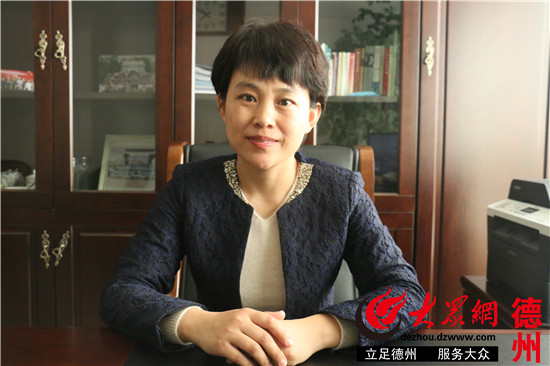 杨旭博:充分发挥妇女半边天作用