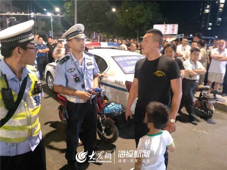 德州交警夜查酒驾遇走失儿童 多人齐力寻