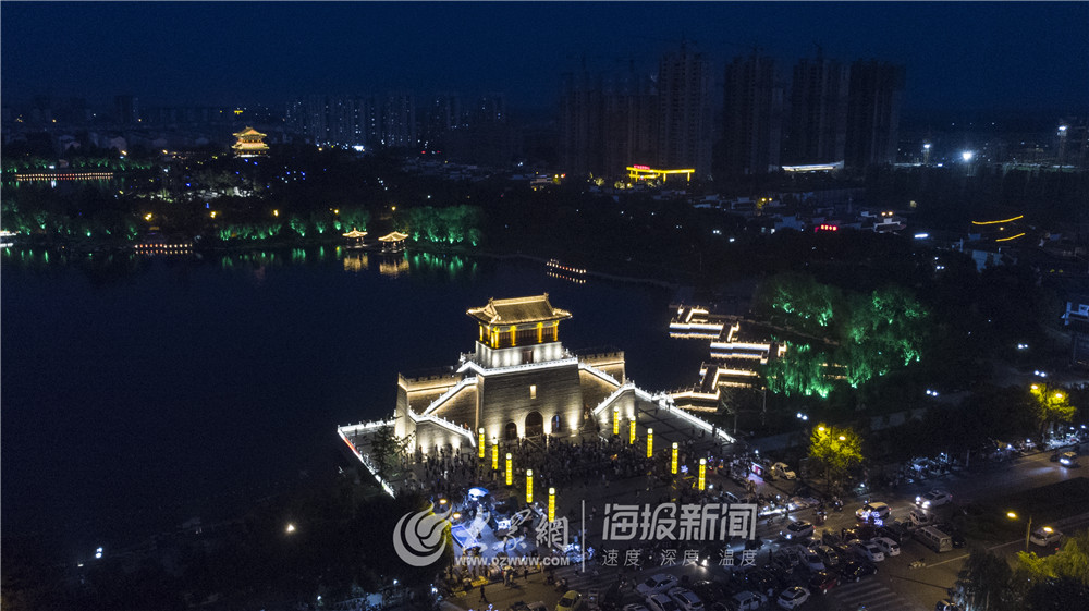 如今,经过夜景照明提升,夜色下的琵琶湖流光溢彩,璀璨迷人.