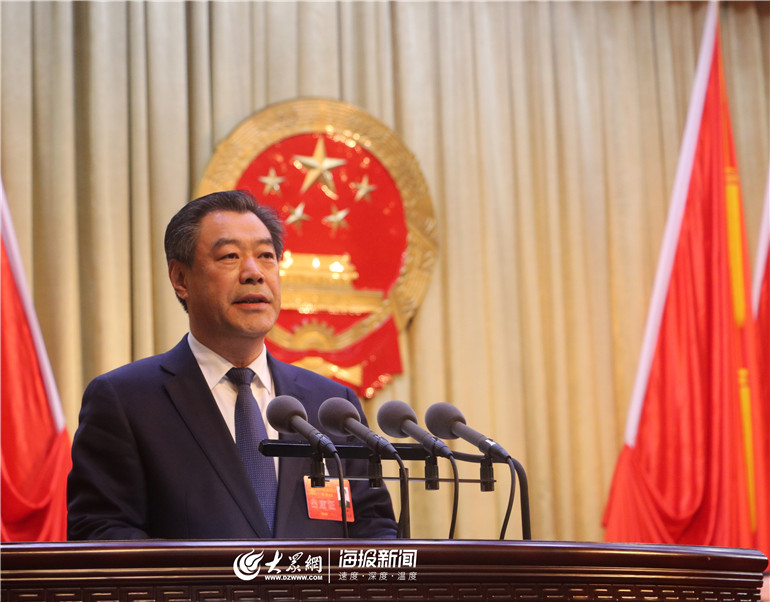 届人大三次会议胜利闭幕 刘炳国当选市长