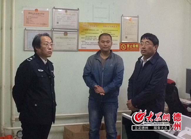 副县长刘长青带领县文化市场综合执法局执法人员对网吧进行突击检查